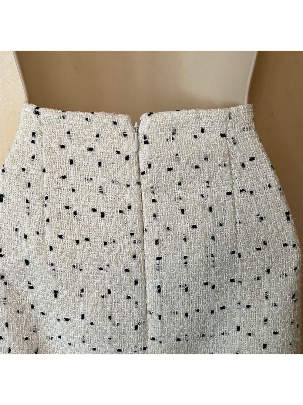 Ann Taylor Cream and Black Tweed Pencil Skirt size 2 - Picture 5 of 8
